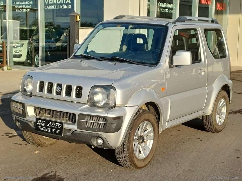Argento Usata 2011 Suzuki Jimny SUV | 9200 € (Ottimo prezzo) - Immagine 1/4