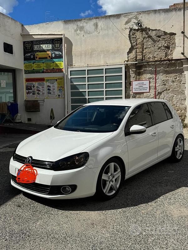 Usata VW Golf VI 110 CV (80 kW) 2009 Bianco Utilitaria