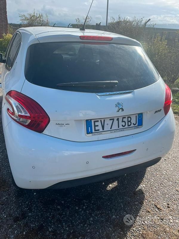 Occasion Peugeot 208 82 ch (60 kW) 2014 Blanc Citadine