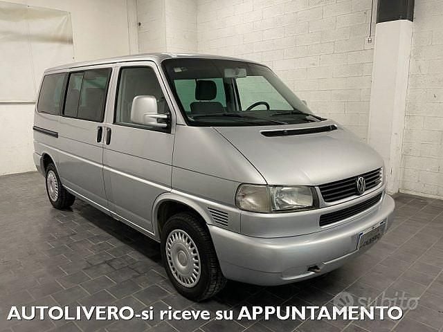 Grigio Usata 2002 VW Caravelle Highline Monovolume | 8950 € (Super prezzo) - Immagine 1/4