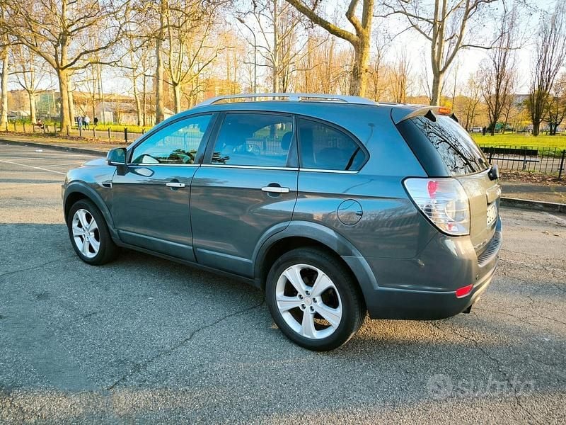 Usata Chevrolet Captiva LTZ 184 CV (135 kW) 2011 Grigio SUV