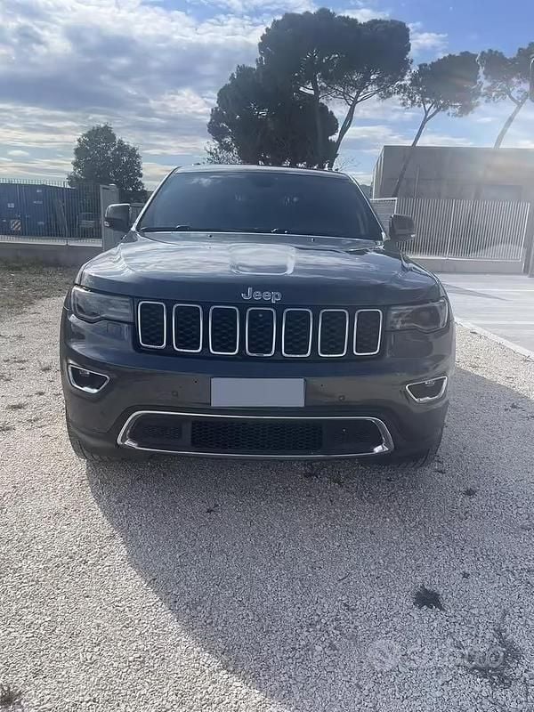 Usata Jeep Grand Cherokee 190 CV (139 kW) 2017 Grigio SUV