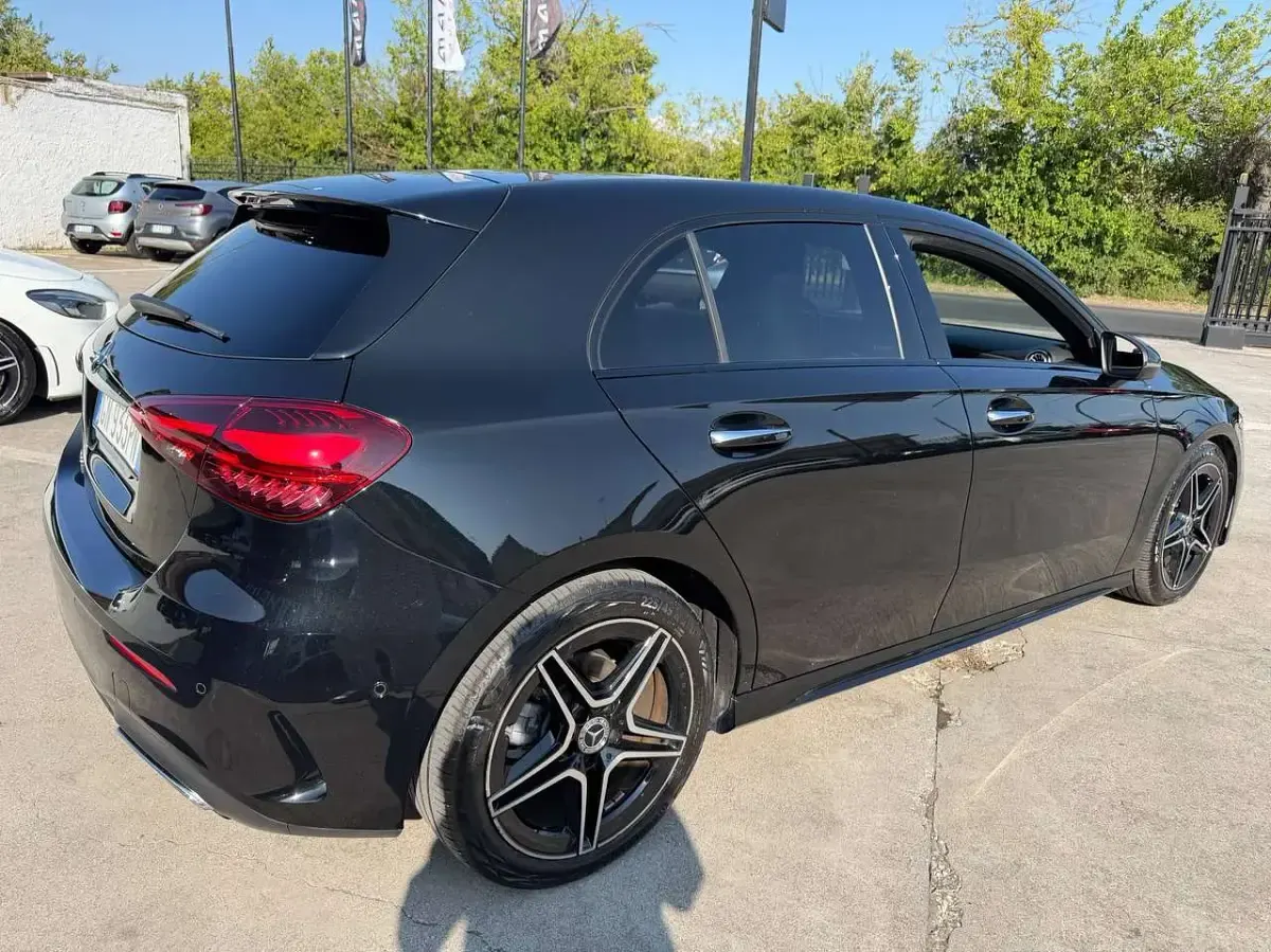 Usata Mercedes A180 AMG Line Premium Plus 116 CV (85 kW) 2023 Nero Berlina