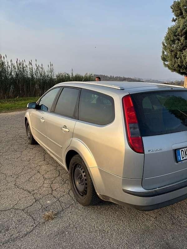 Usata Ford Focus Style 110 CV (80 kW) 2005 Station wagon