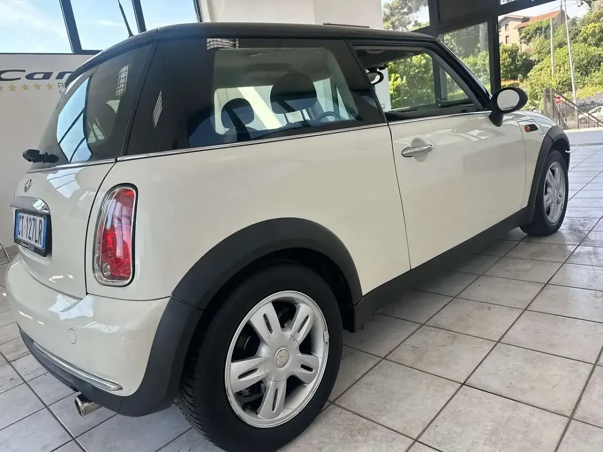 Usata Mini ONE 90 CV (66 kW) 2005 Bianco Utilitaria