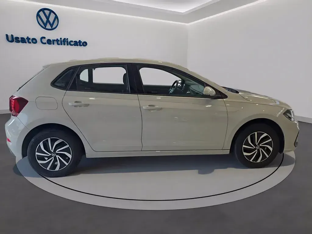 Usata VW Polo Life 80 CV (58 kW) 2023 Ascot grey Utilitaria