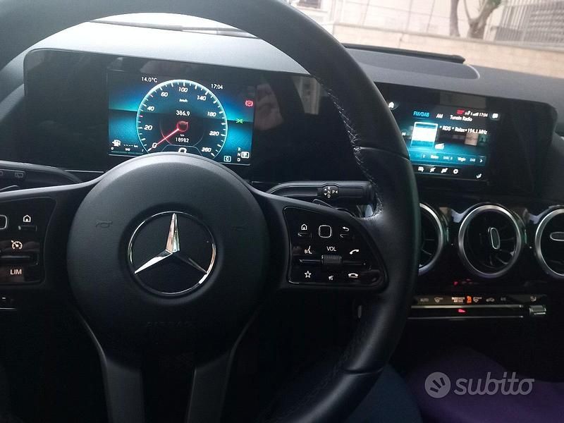 Usata Mercedes B180 136 CV (100 kW) 2022 Nero Utilitaria