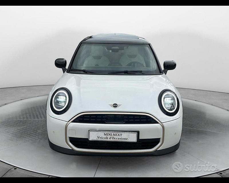 Usata Mini Cooper Favoured 156 CV (114 kW) 2024 Bianco Utilitaria