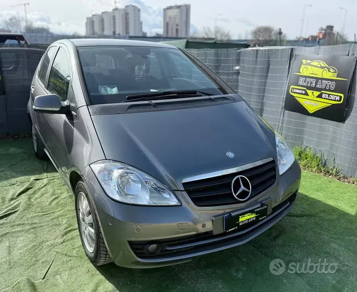 Usata Mercedes A160 95 CV (69 kW) 2011 Grigio Utilitaria