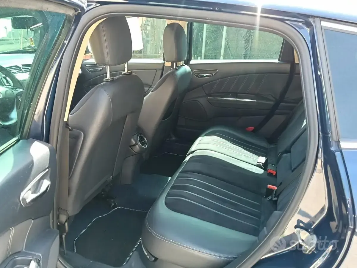 Usata Lancia Delta 105 CV (77 kW) 2010 Blu Utilitaria