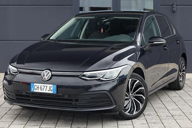 Usata VW Golf VII Life 115 CV (84 kW) 2021 Nero Utilitaria
