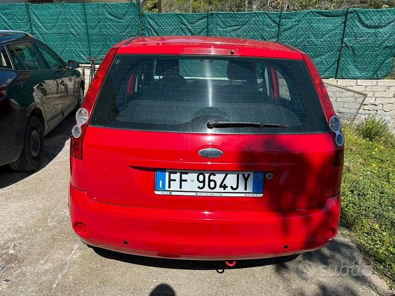 Usata Ford Fiesta 69 CV (50 kW) 2007 Rosso Utilitaria