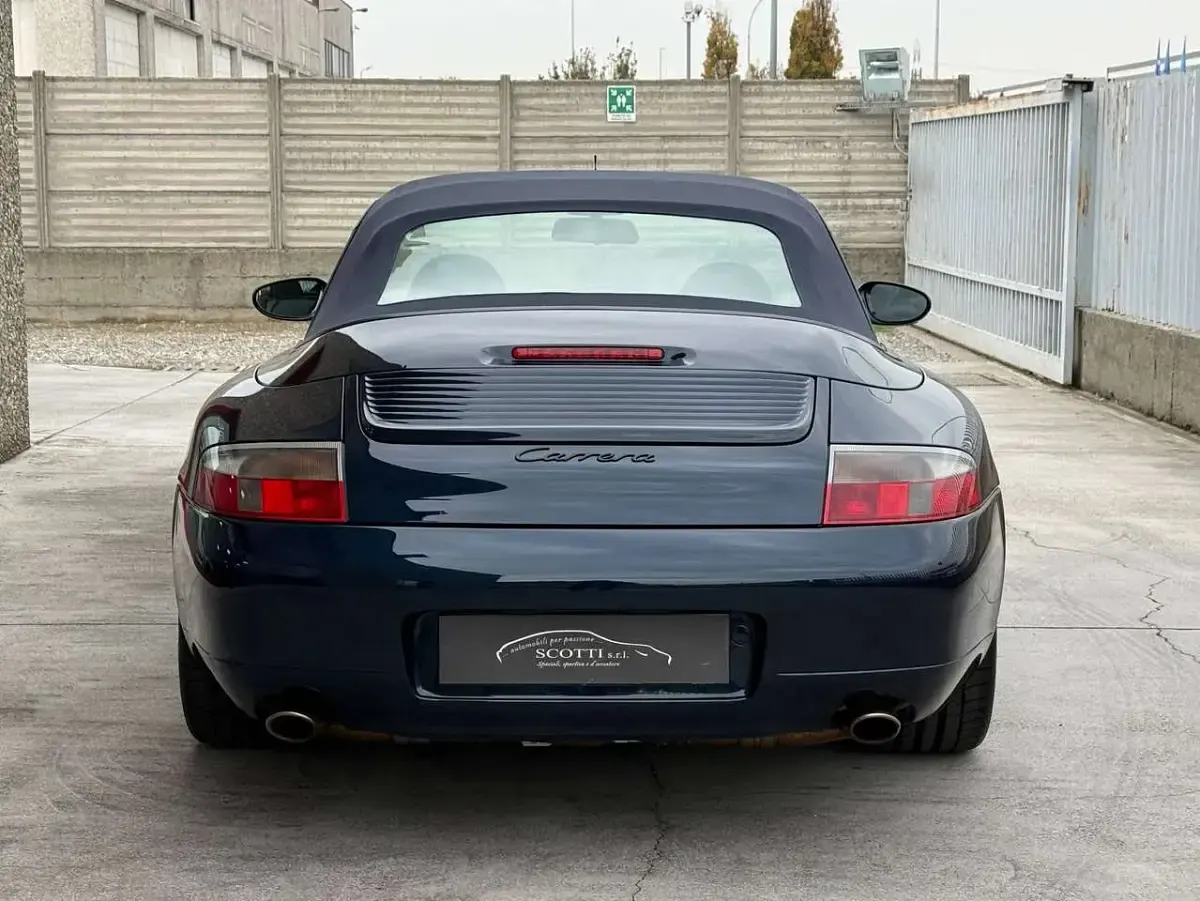 Usata Porsche 911 Carrera Cabriolet 300 CV (220 kW) 2000 Blu oceano met. Cabrio