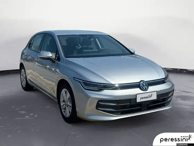 Usata VW Golf VIII Life 116 CV (85 kW) 2025 Utilitaria