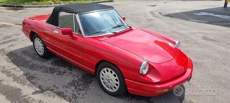Usata Alfa Romeo Spider 116 CV (85 kW) 1992 Rosso Cabrio