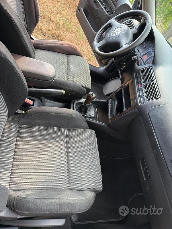 Usata VW Golf GTI 150 CV (110 kW) 2001 Nero Berlina