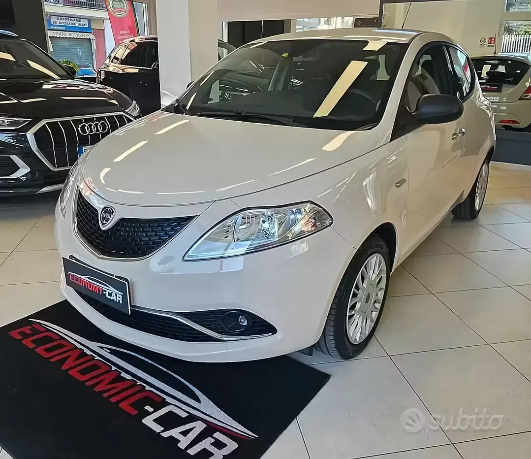 Usata Lancia Ypsilon Silver 69 CV (50 kW) 2017 Bianco Utilitaria