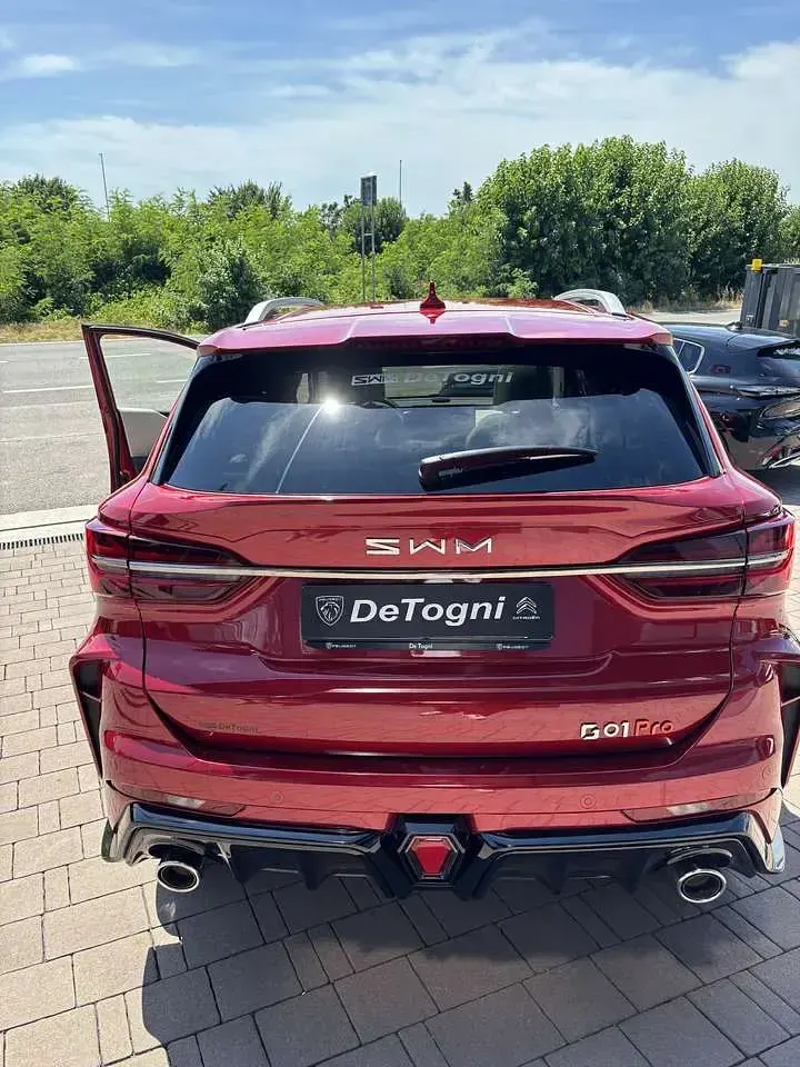 Usata SWM G01 188 CV (138 kW) 2026 Rosso magenta SUV