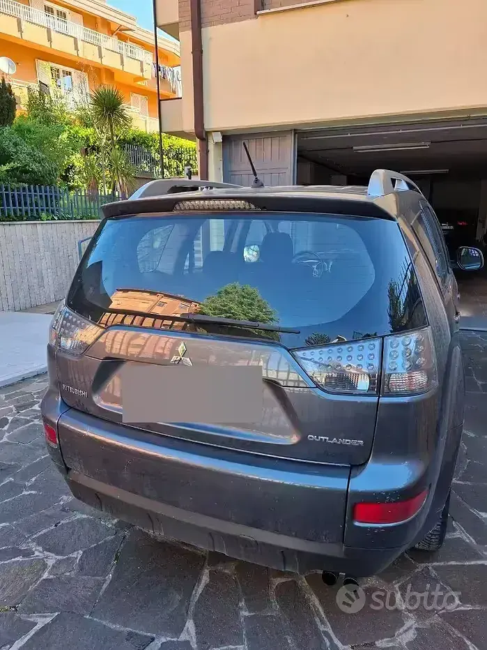 Usata Mitsubishi Outlander 177 CV (130 kW) 2007 Grigio SUV