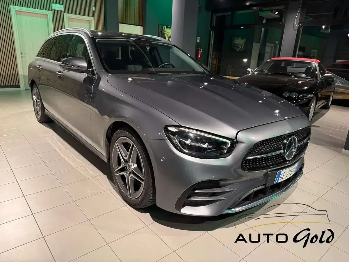 Usata Mercedes E220 Premium 194 CV (142 kW) 2021 Gray Station wagon
