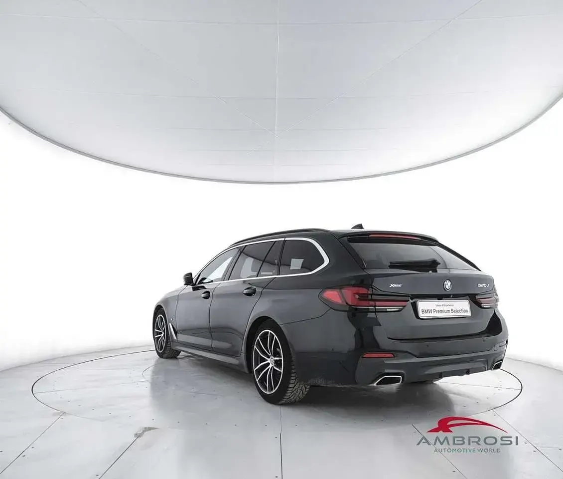 Begagnad BMW 520 M Sport 190 HK (139 kW) 2020 Svart Kombi