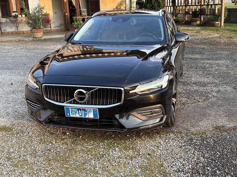 Usata Volvo V60 Business Edition 150 CV (110 kW) 2018 Nero Station wagon