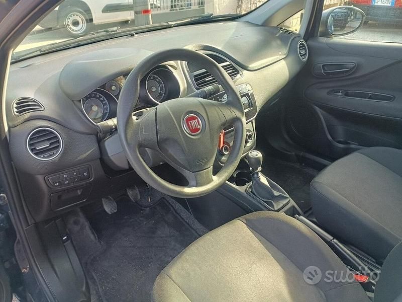 Usata Fiat Punto Young 77 CV (56 kW) 2014 Blu Berlina