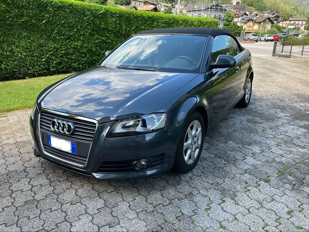 Usata Audi A3 Cabriolet Young 105 CV (77 kW) 2010 Blu/azzurro Cabrio