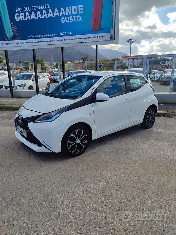 Usata Toyota Aygo Cool 69 CV (50 kW) 2017 Bianco Utilitaria