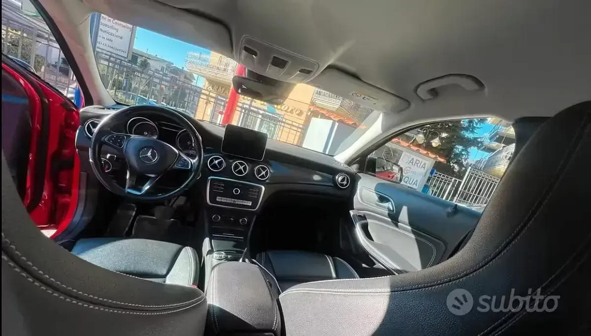 Usata Mercedes GLA200 136 CV (100 kW) 2022 Rosso SUV