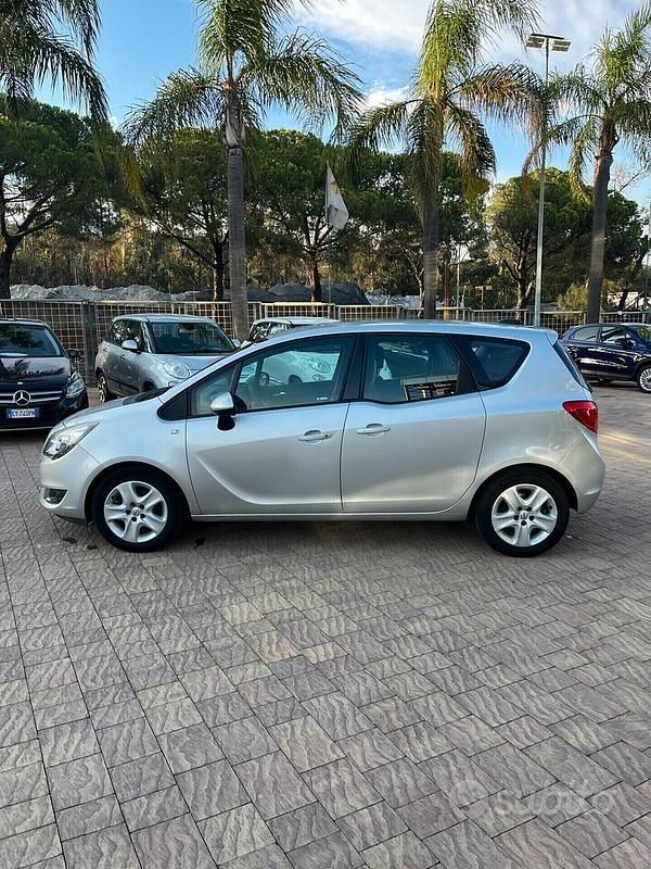 Usata Opel Meriva 120 CV (88 kW) 2017 Grigio Monovolume