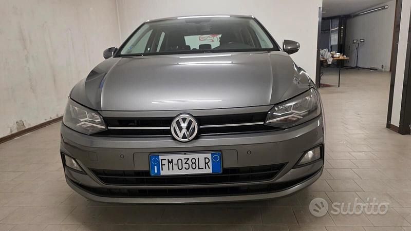 Usata VW Polo Comfortline 95 CV (69 kW) 2018 Grigio Berlina