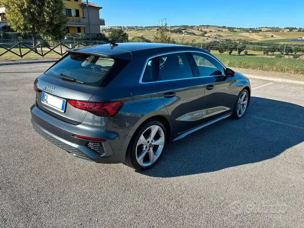 Usata Audi A3 S-Line 116 CV (85 kW) 2022 Grigio Berlina