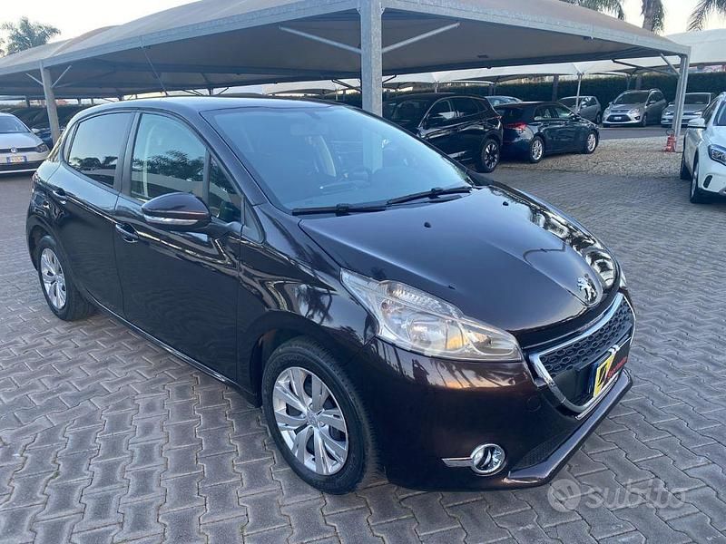 Usata Peugeot 208 68 CV (50 kW) 2013 Nero Utilitaria