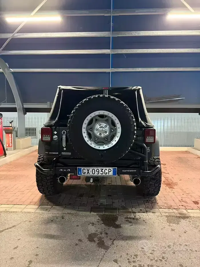 Usata Jeep Wrangler Rubicon 177 CV (130 kW) 2011 Nero SUV