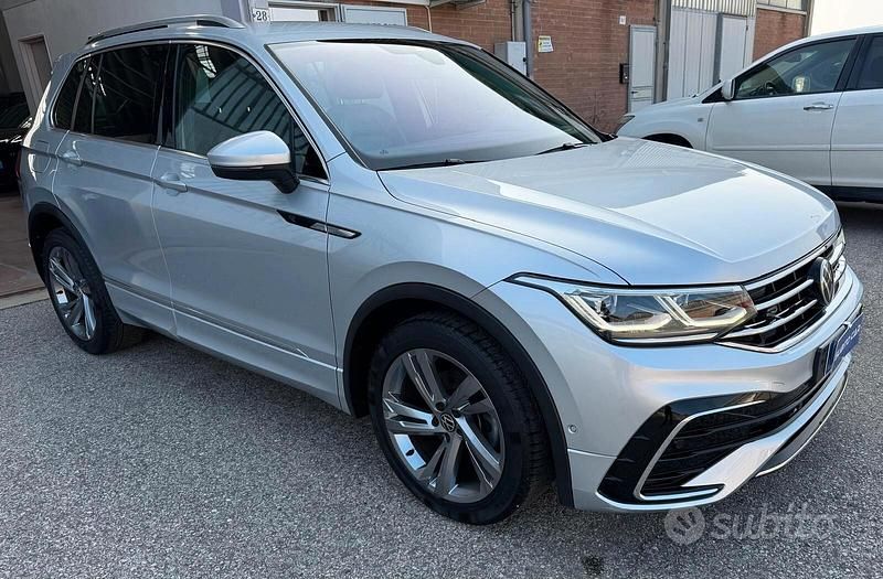 Usata VW Tiguan R-line 150 CV (110 kW) 2022 Grigio SUV