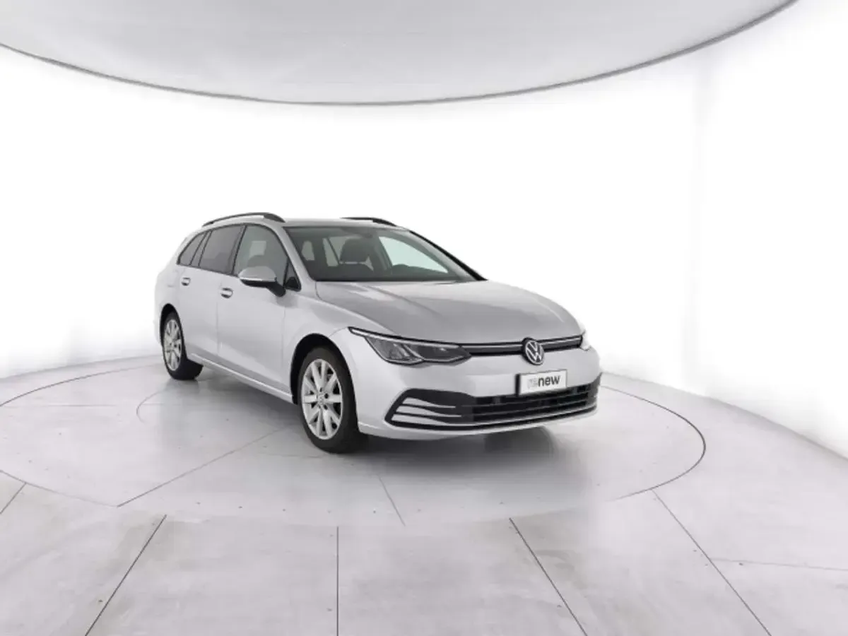 Usata VW Golf VIII Life 110 CV (80 kW) 2021 Moonstone grey Station wagon