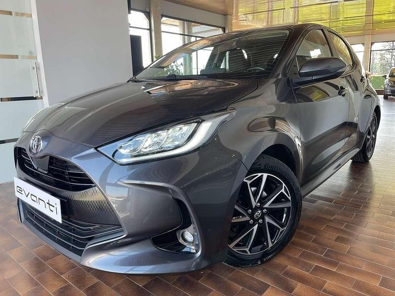 Usata Toyota Yaris 72 CV (52 kW) 2021 Grigio Utilitaria