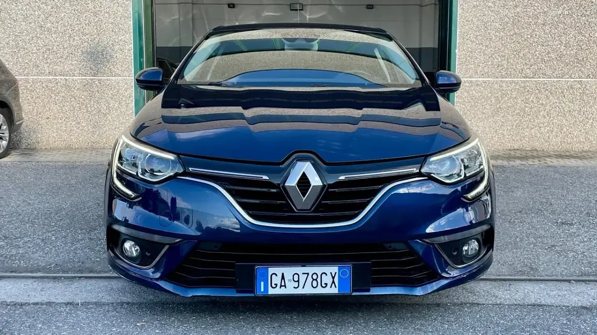 Usata Renault Mégane IV 95 CV (69 kW) 2020 Blu Berlina