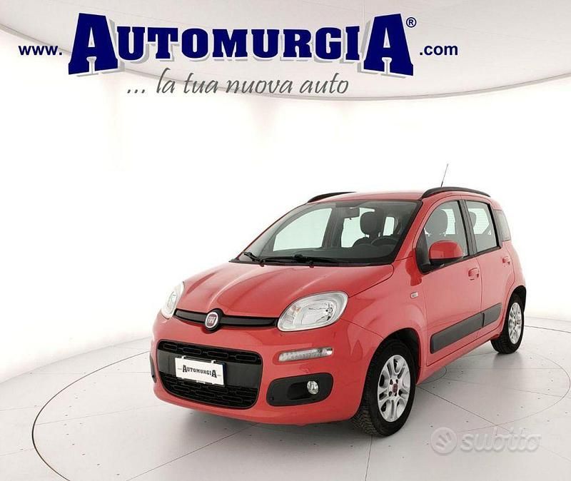 Usata Fiat Panda Lounge 69 CV (50 kW) 2016 Rosso Utilitaria