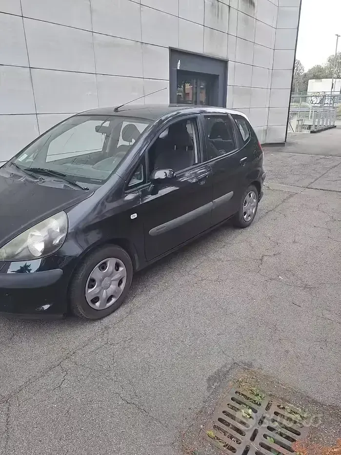 Usata Honda Jazz 78 CV (57 kW) 2007 Nero Utilitaria