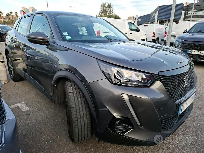Usado Peugeot 2008 Active 131 HP (96 kW) 2021 Cinzento SUV