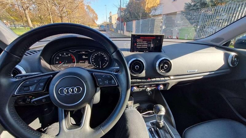 Usata Audi A3 Ambiente 131 CV (96 kW) 2019 Blu/azzurro Berlina