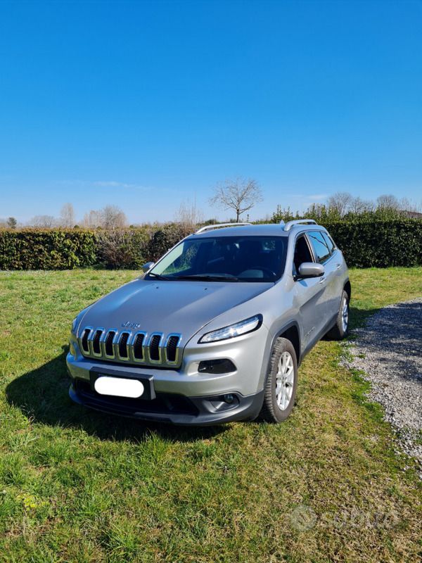 Usata Jeep Cherokee Longitude 140 CV (102 kW) 2016 Grigio SUV