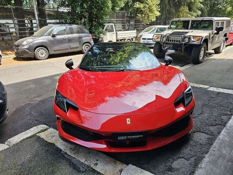 Usata Ferrari 296 663 CV (487 kW) 2023 Rosso Coupé