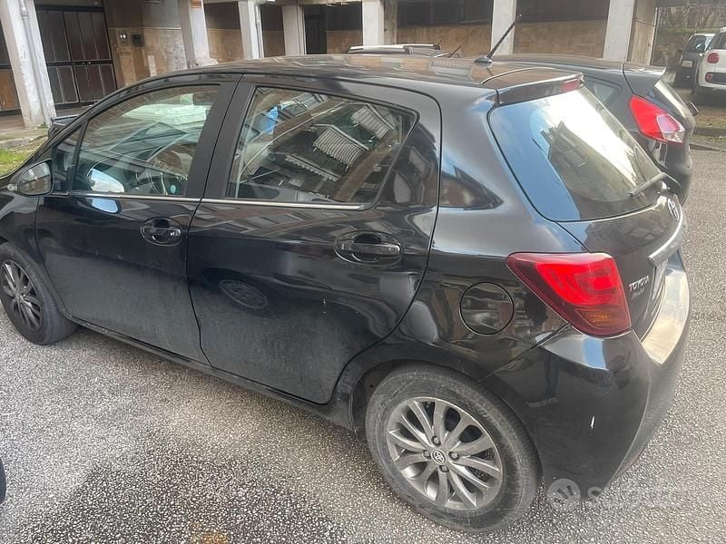 Usata Toyota Yaris 2016 Nero Utilitaria