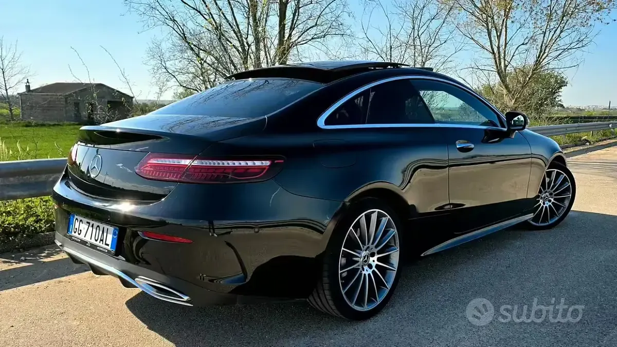 Usata Mercedes E400 Premium Plus 330 CV (242 kW) 2021 Nero Coupé