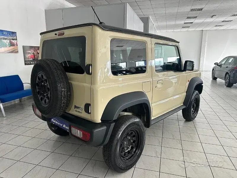 Usata Suzuki Jimny 102 CV (75 kW) 2019 Beige SUV