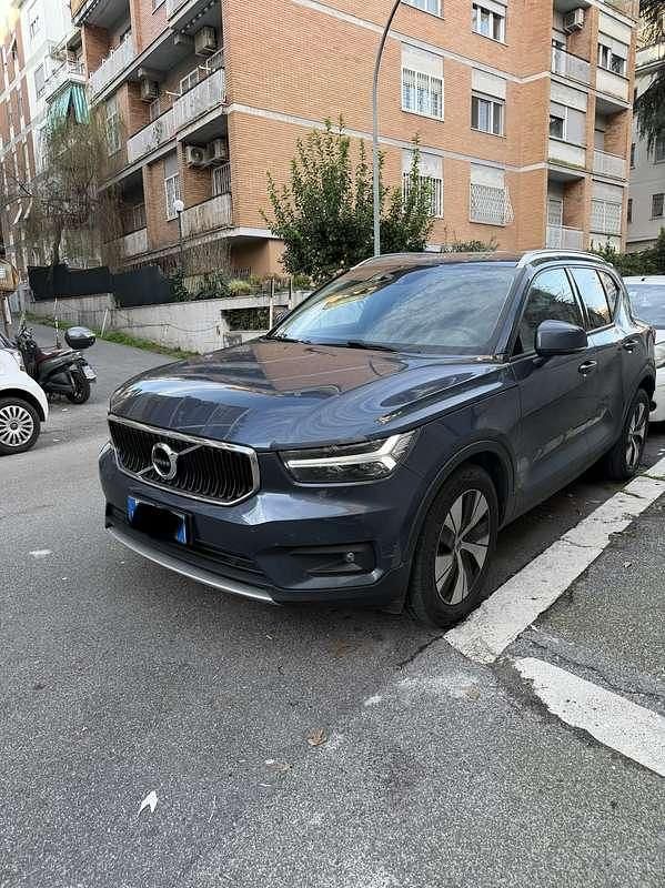 Usata Volvo XC40 Momentum 163 CV (119 kW) 2020 Blu/azzurro SUV