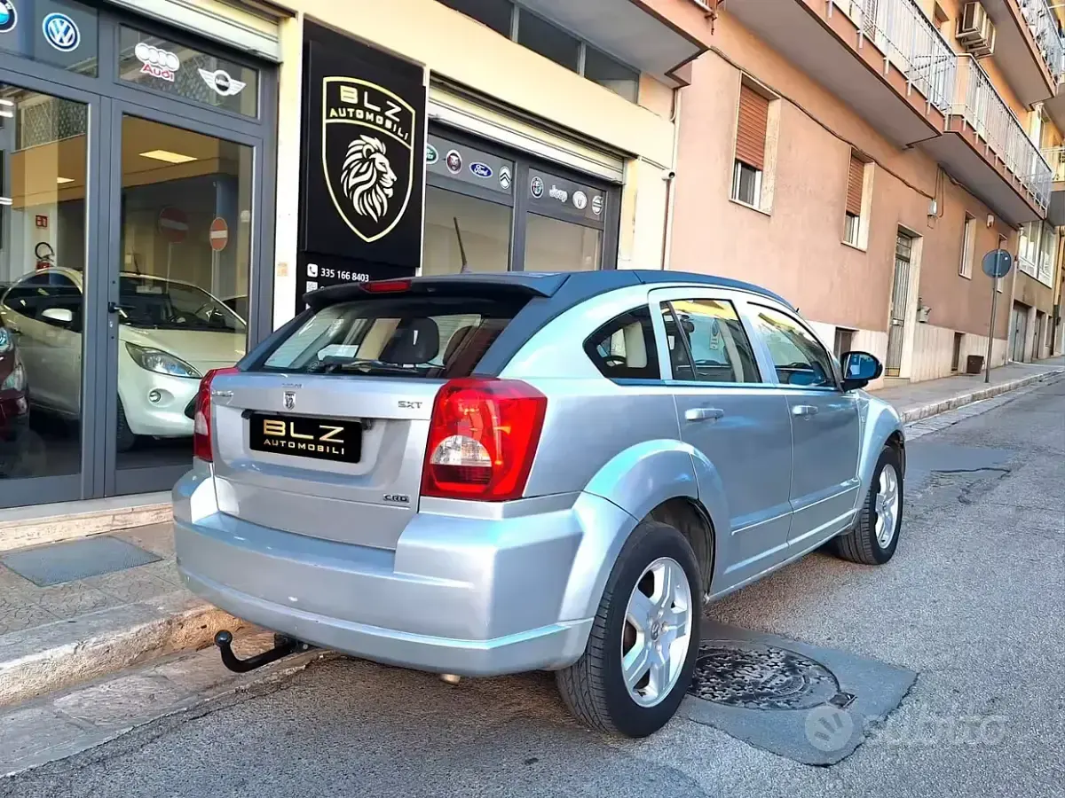 Usata Dodge Caliber SXT 140 CV (102 kW) 2007 Grigio Utilitaria